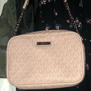 SALE🎊🎉Michael Kors signature jet set LARGE